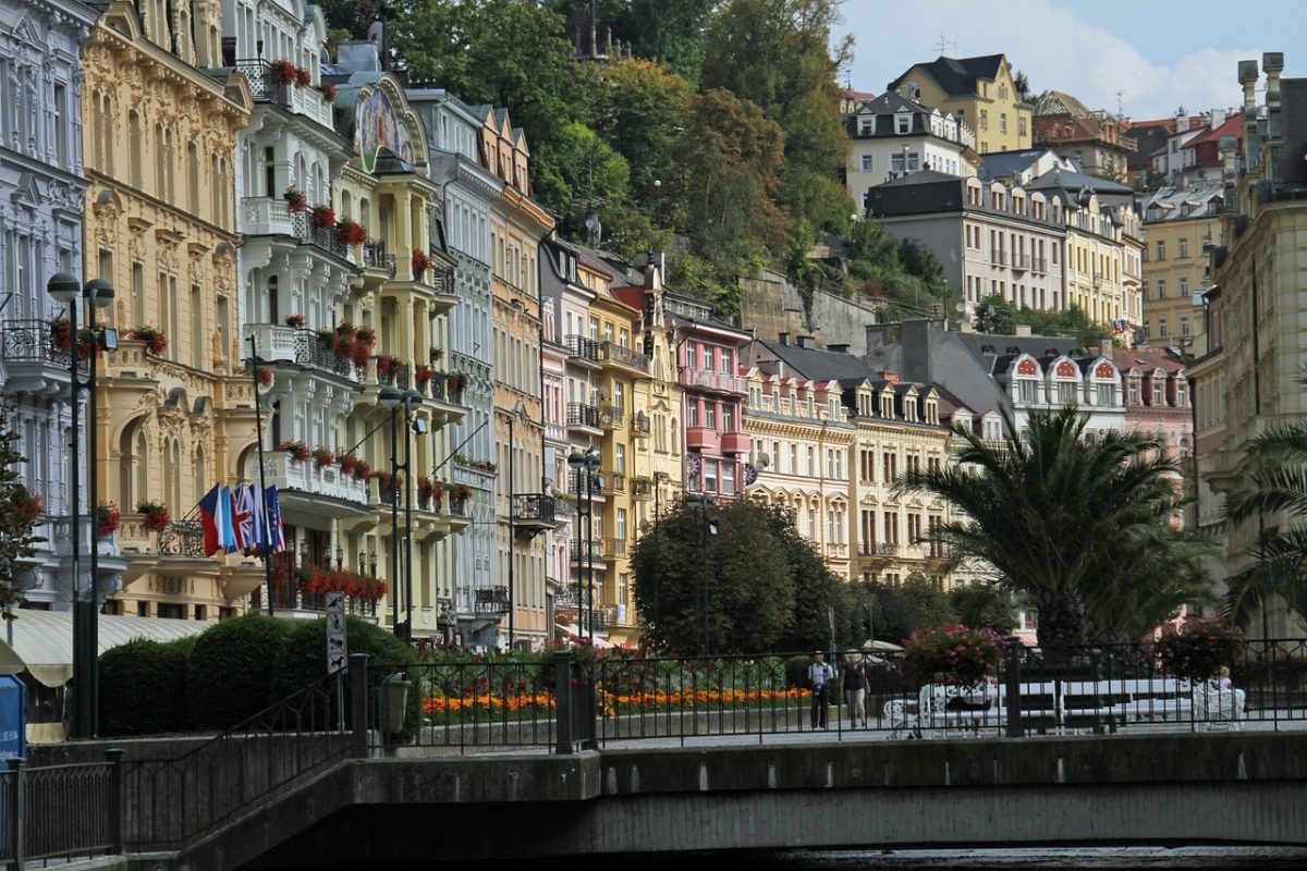 Karlovy Vary, Bus Rental Czech
